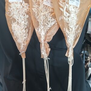 Set Of  3  3 Stem Bloom White Dried Floral Arrangement